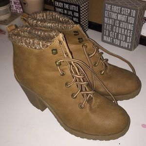 Chestnut Winter Boots 🥰